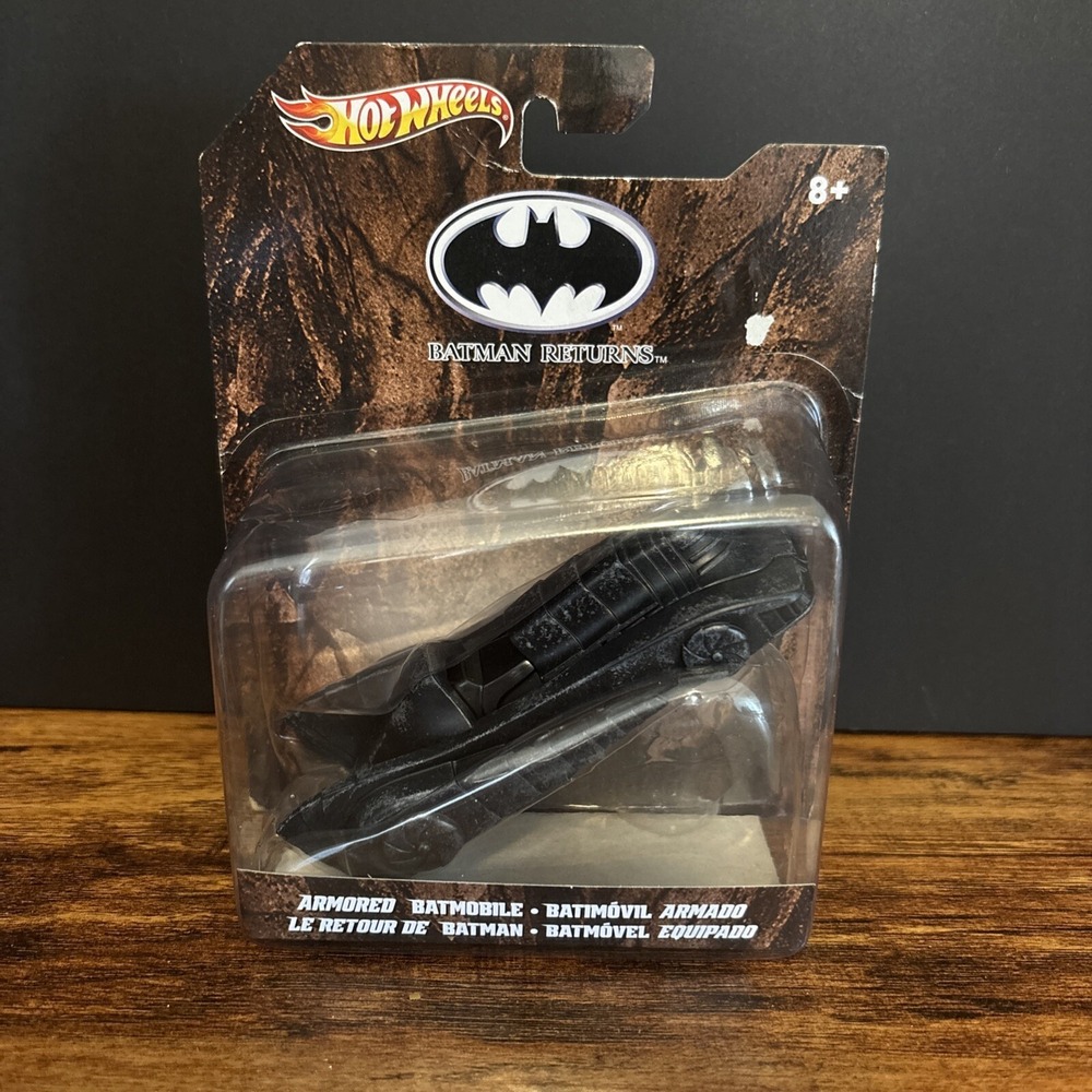 Hot Wheels Premium DC‎ Batman Returns Armored Batmobile 1:50 Scale 2011 New